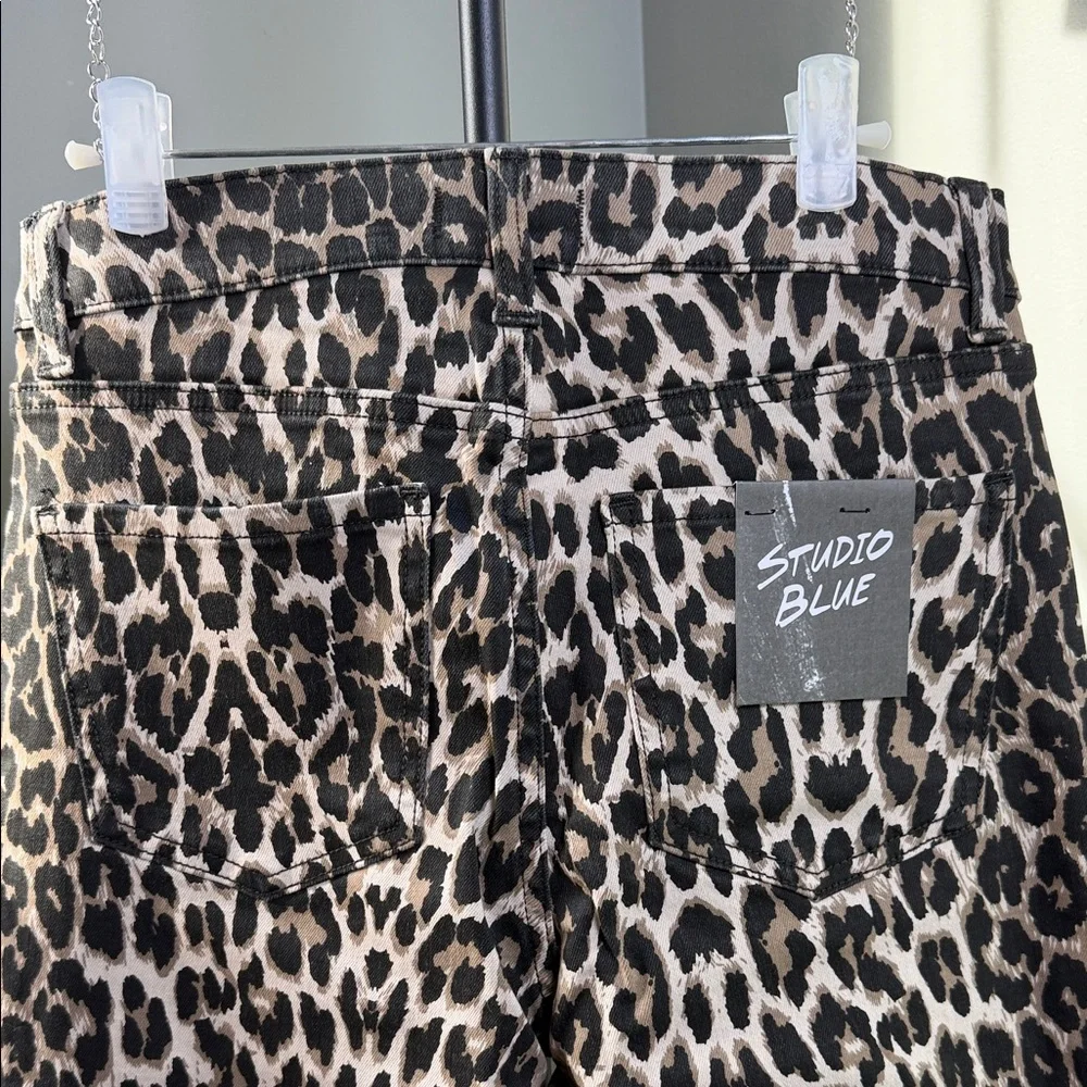 Studio Blue Luna High Rise Slim Straight: Size 4/27